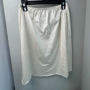 Vintage Vanity Fair Nylon Half Slip L Cut Raw Hem 21” White Lingerie Skirt